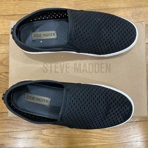 Steve Madden black slip on shoes